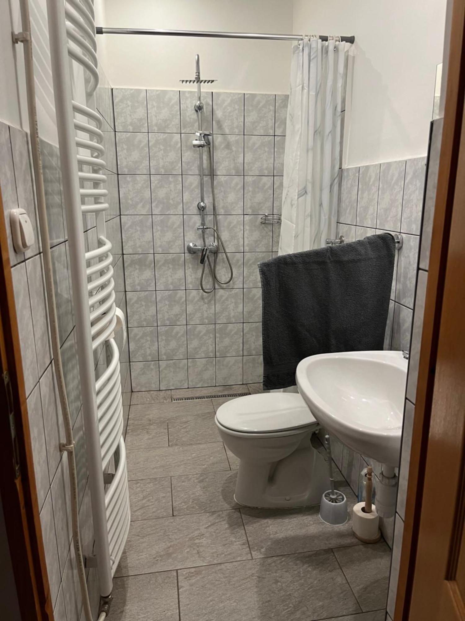 Hangulat Szálló Zalaszentbalazs Exterior foto